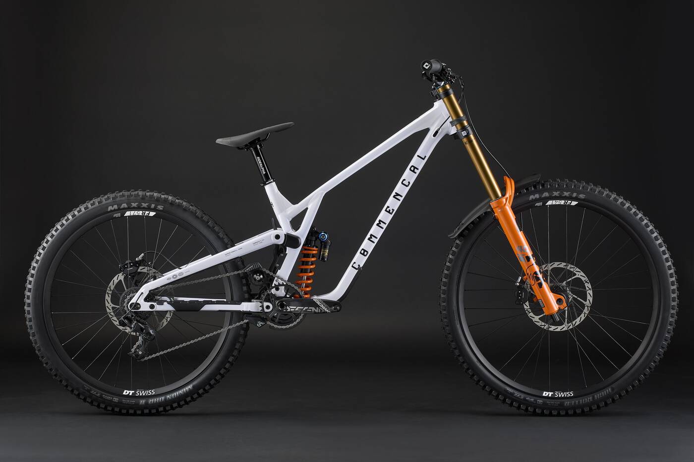 COMMENCAL SUPREME DH V5 component detail